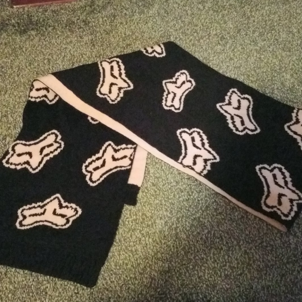 Fox racing scarf